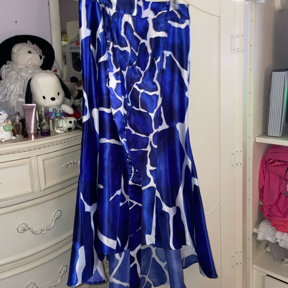 Blue & white giraffe print Venus mermaid maxi skirt